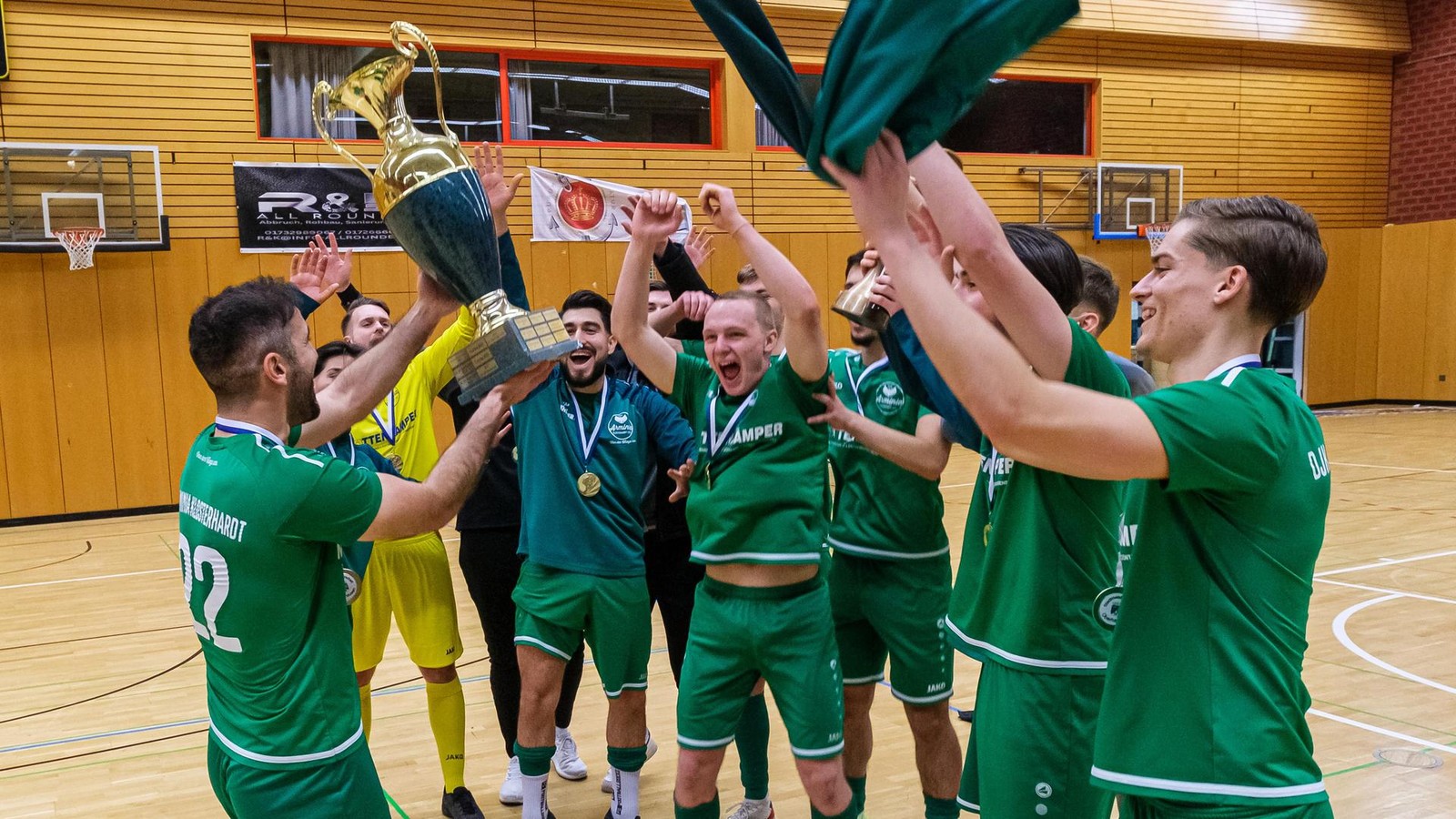 stadtmeisterschaft-der-ungeliebte-budenzauber-steht-an-alle-meckern-nur