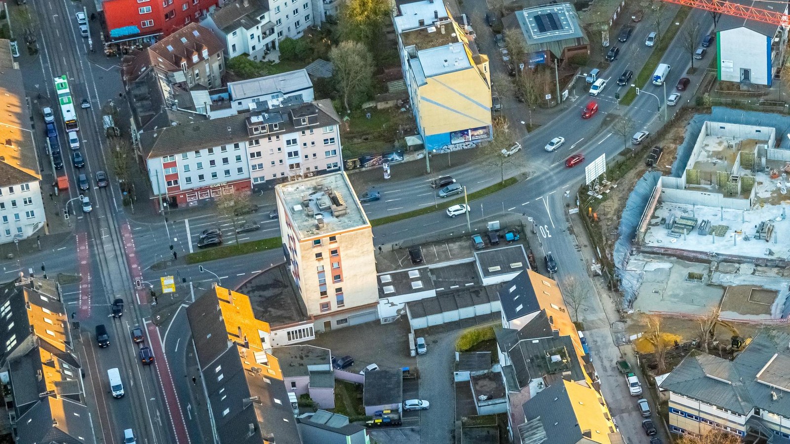 Bochumer-21-f-hrt-mit-Auto-gegen-Baum-war-ein-zweiter-Wagen-beteiligt-