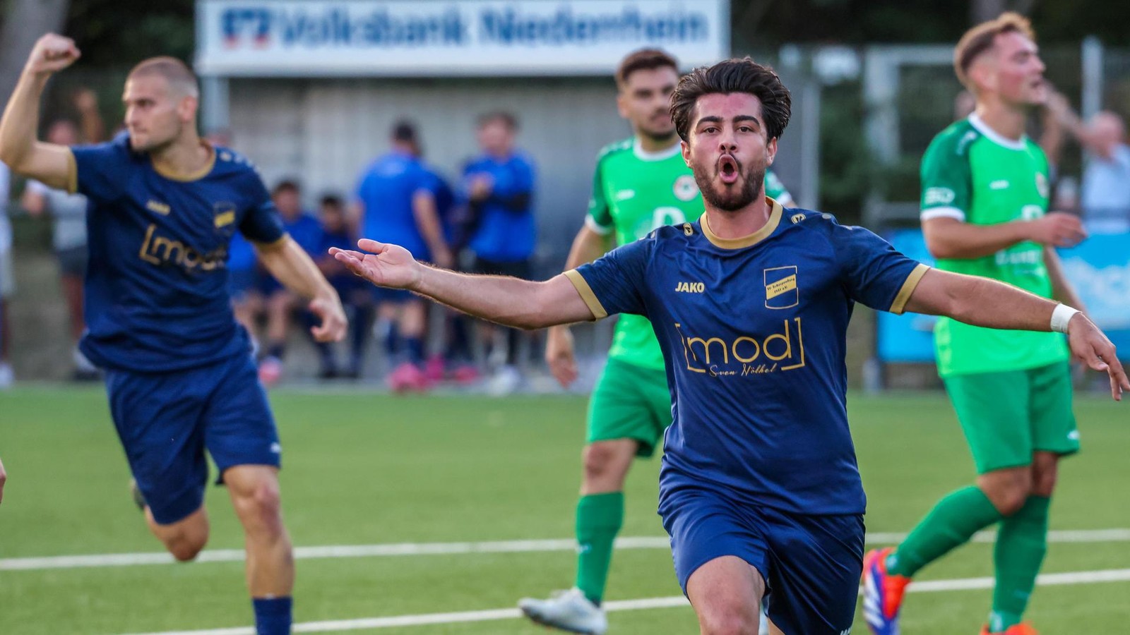 Kurz-vor-Silvester-Ex-Oberligaspieler-verl-sst-den-SV-Scherpenberg