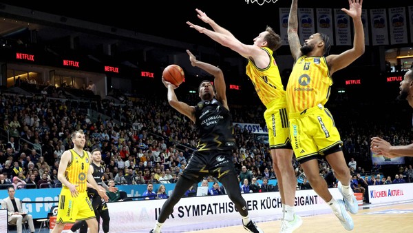 Bitter: Löwen Braunschweig müssen Silvester-Dreierfeuerwerk der Berliner ertragen