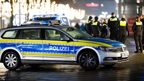 Niedersachsens Silvester-Bilanz: Angriffe mit Pyrotechnik auf Einsatzkräfte