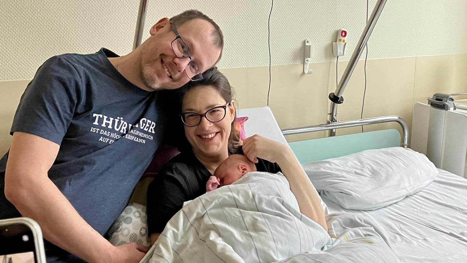 Jahreswechsel-im-Ilm-Kreis-Balkonbr-nde-und-Babygl-ck