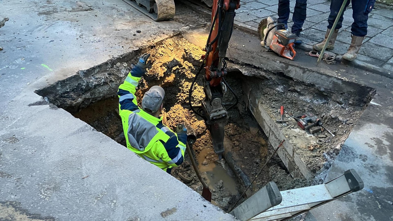 Leck-im-Untergrund-Wasser-dringt-an-Silvester-in-Gastst-tte-ein