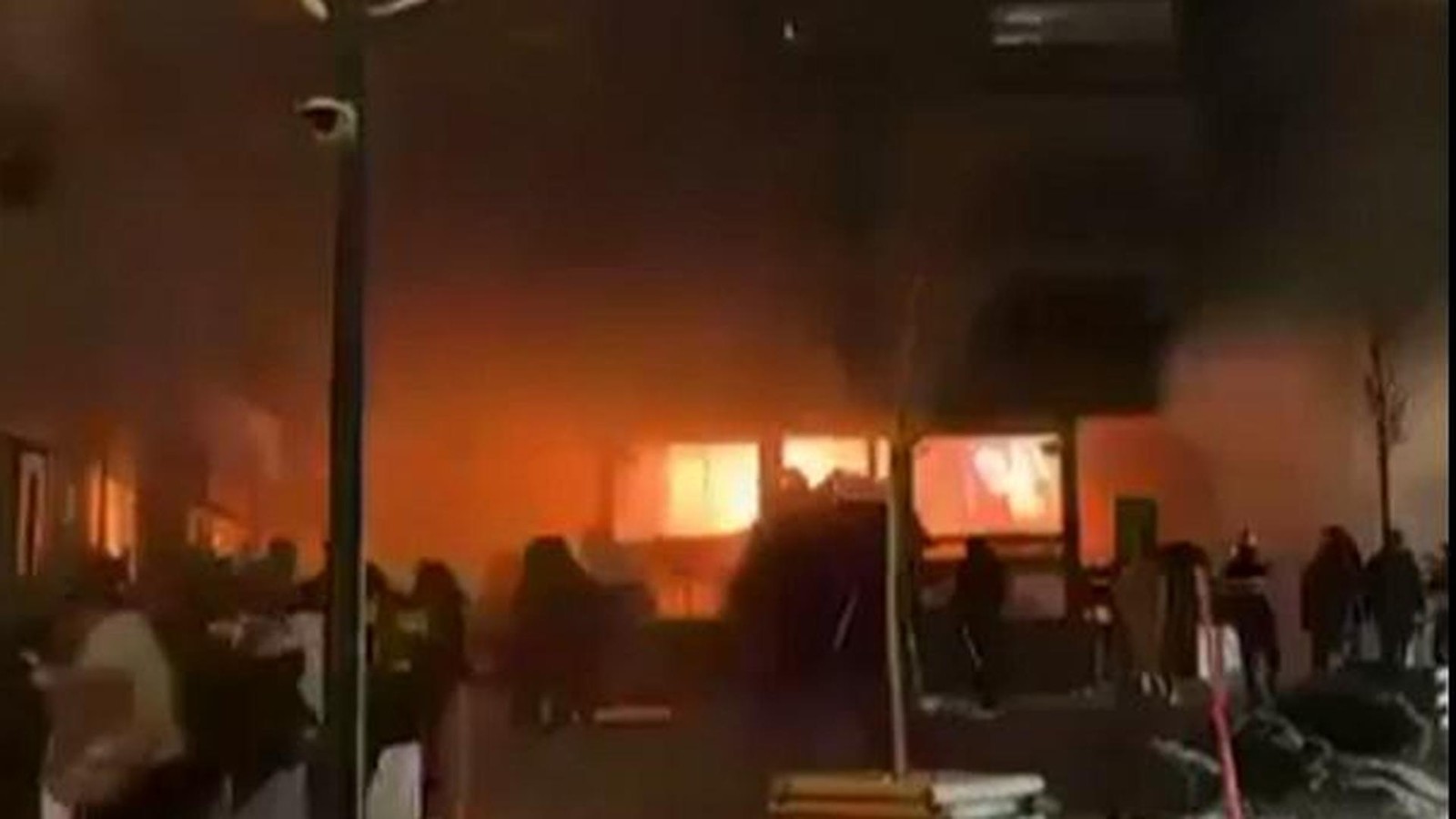 Feuerh-lle-von-Crans-Montana-Was-ist-ein-Flashover-