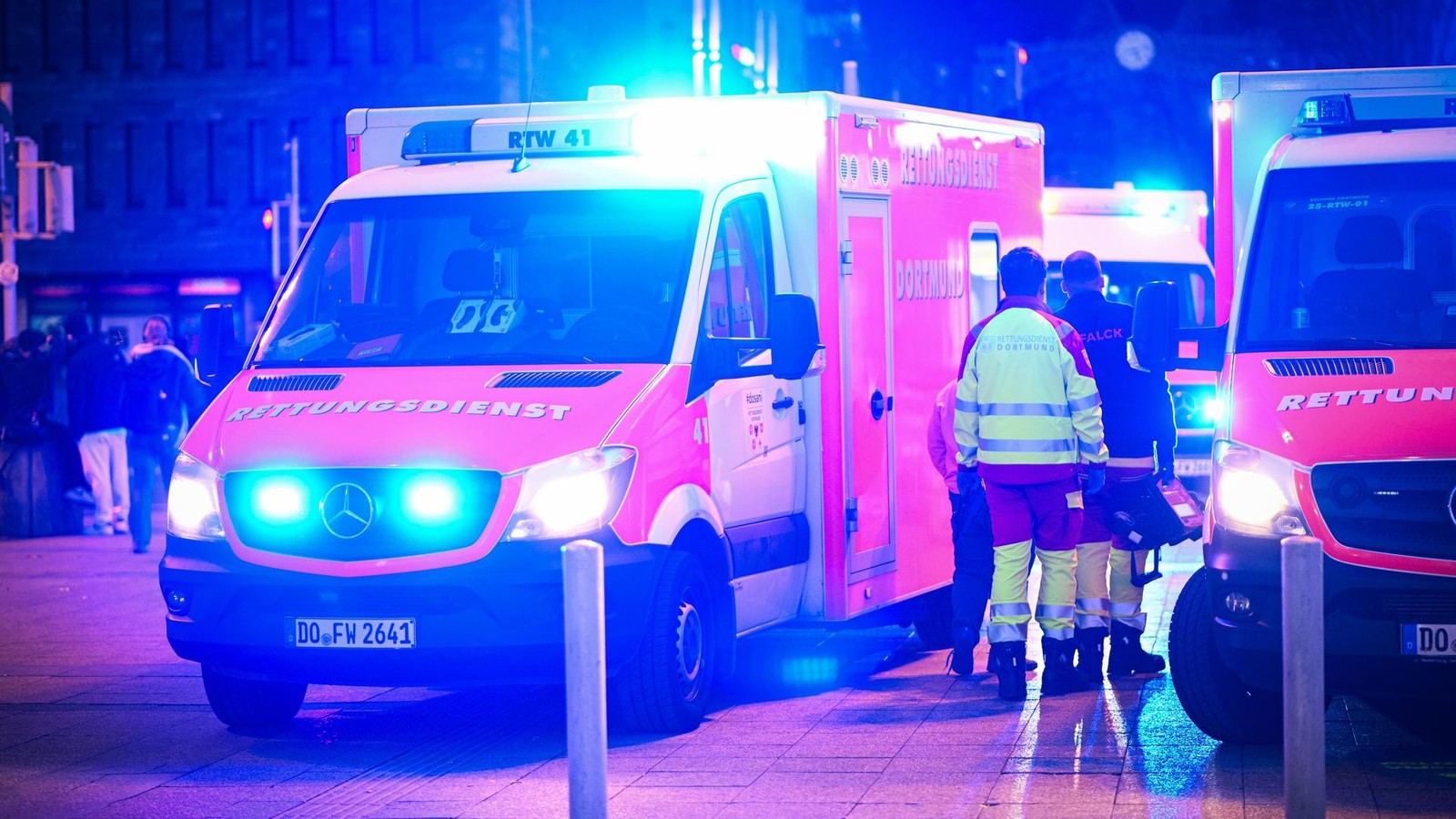 Schnaps-bestellt-Sp-li-getrunken-Restaurantg-ste-in-Klinik