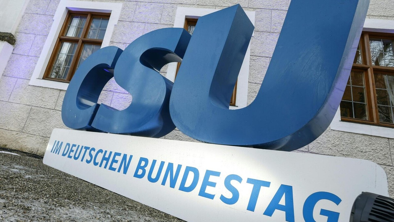 -Aktionismus-kontraproduktiv-CSU-l-st-Debatte-um-Abschiebungen-nach-Syrien-aus