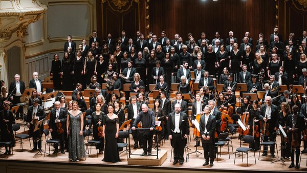 Symphoniker Hamburg: Exotische Klänge, schwungvolles Finale und großer Beifall