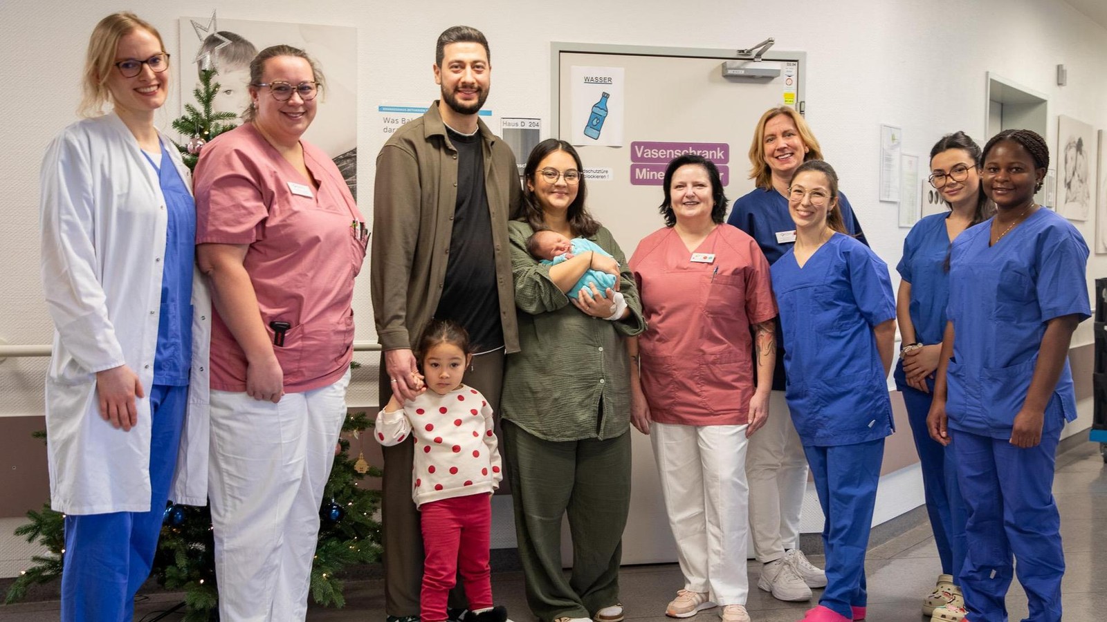 Erstes-Moerser-Baby-im-Jahr-2026-mer-kam-um-0-06-Uhr-im-Bethanien-zur-Welt