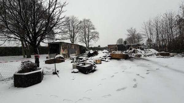 Feuer zerstört Vereinsheim: So will Henstedt-Ulzburg den Fußballern helfen