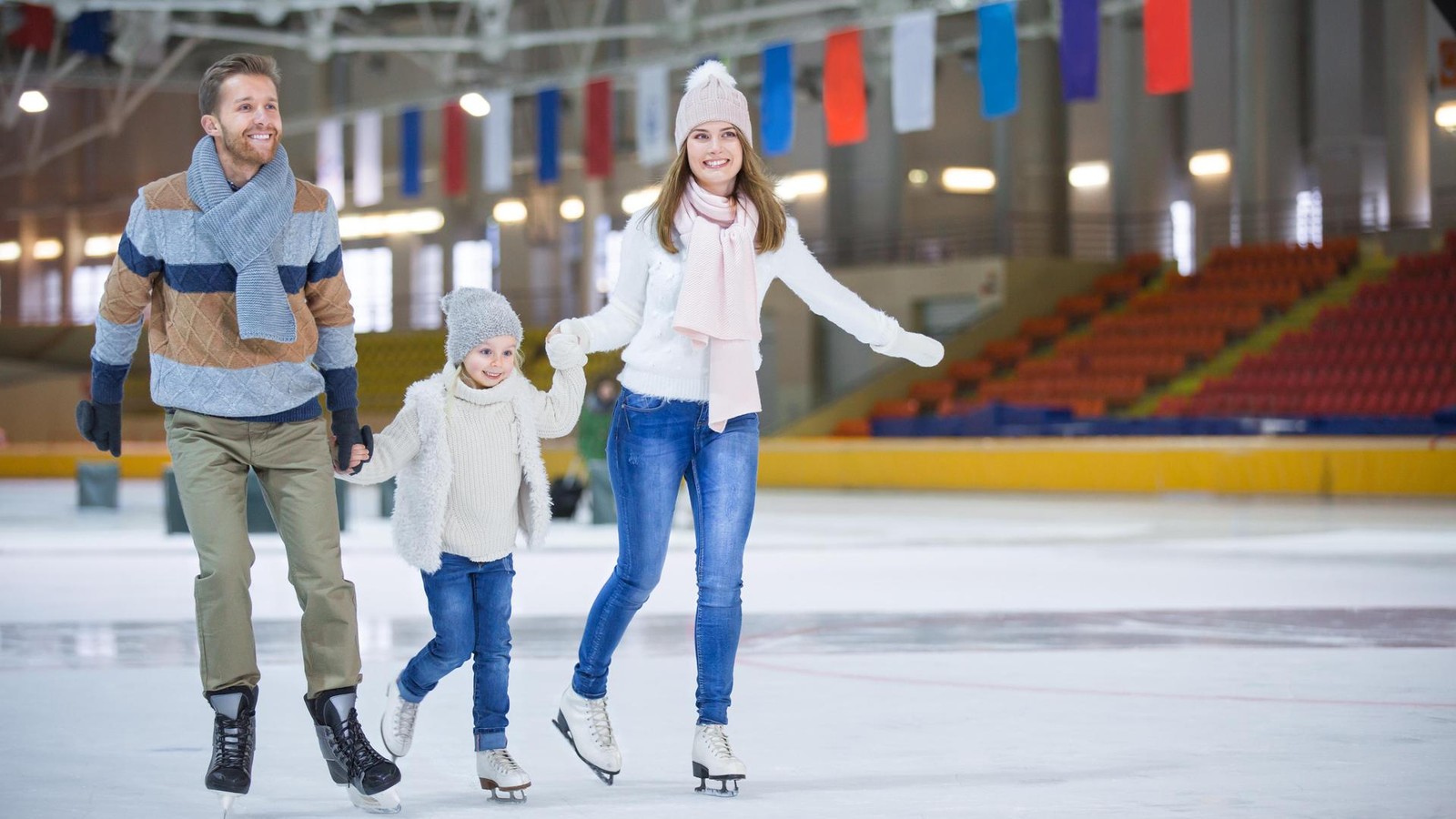 Wintersport-f-r-einen-Tag-Hier-geht-s-aufs-Eis-und-in-den-Schnee