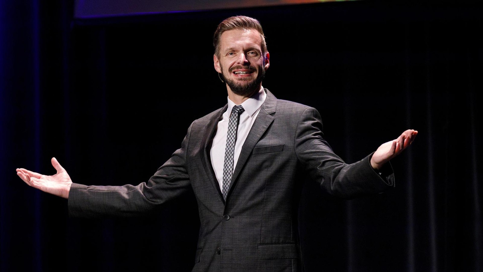 Florian-Schroeder-in-Hamburg-Spott-nicht-nur-f-r-Kl-ckner-und-Pilawa