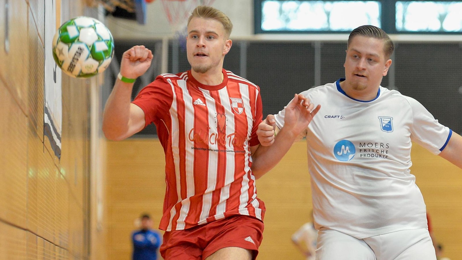 Erster-Tag-beim-Moerser-Hallenfu-ball-Stadtpokal-Das-sind-die-sch-nsten-Fotos