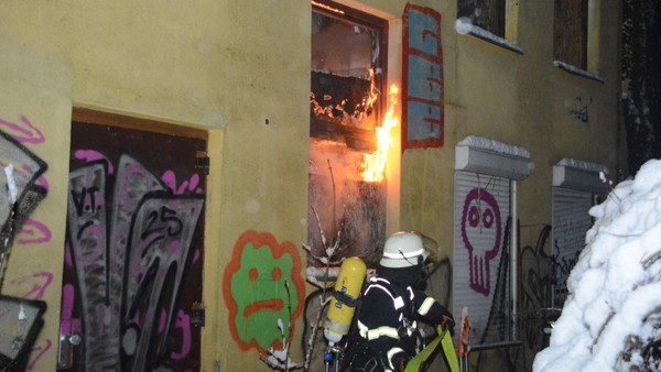 Schon wieder brennt es im ehemaligen Max-Bahr-Baumarkt in Bergedorf