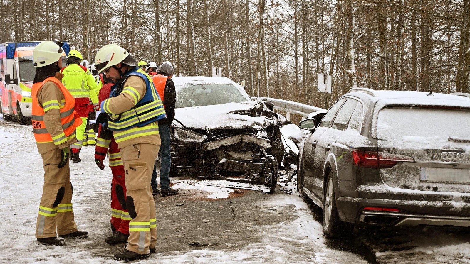 Netphen-Ehepaar-wird-zu-Lebensrettern-schwerem-Frontalcrash-auf-L-719
