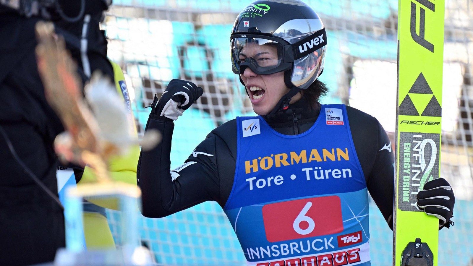 Vierschanzentournee-Prevc-verpasst-n-chsten-Tagessieg-Japaner-siegt-berraschend