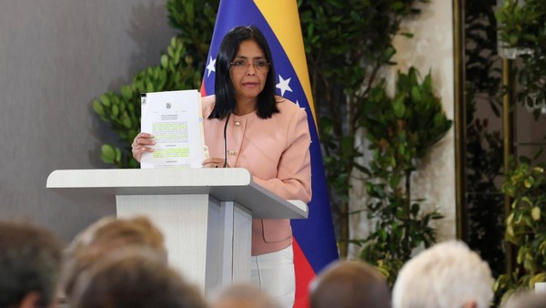 Venezuelas Militär stellt sich hinter Vizepräsidentin Rodríguez