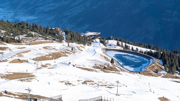 Tödlicher Absturz: 22-jähriger Deutscher stirbt bei Skiunfall in Tirol