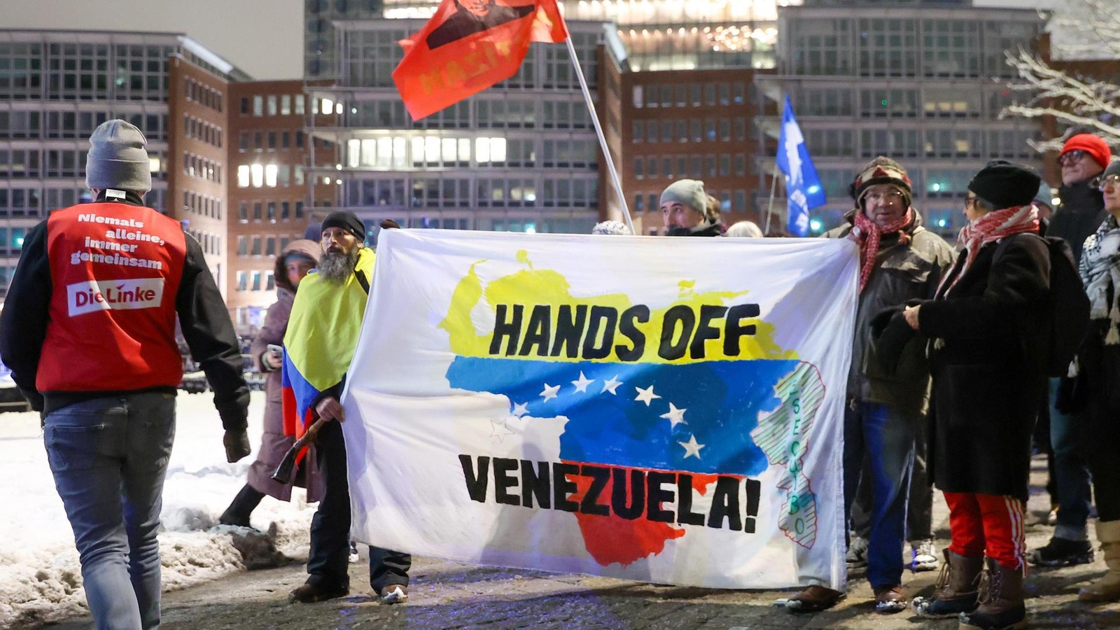 Demo-gegen-Trump-500-Hamburger-demonstrieren-gegen-US-Aktion-in-Venezuela