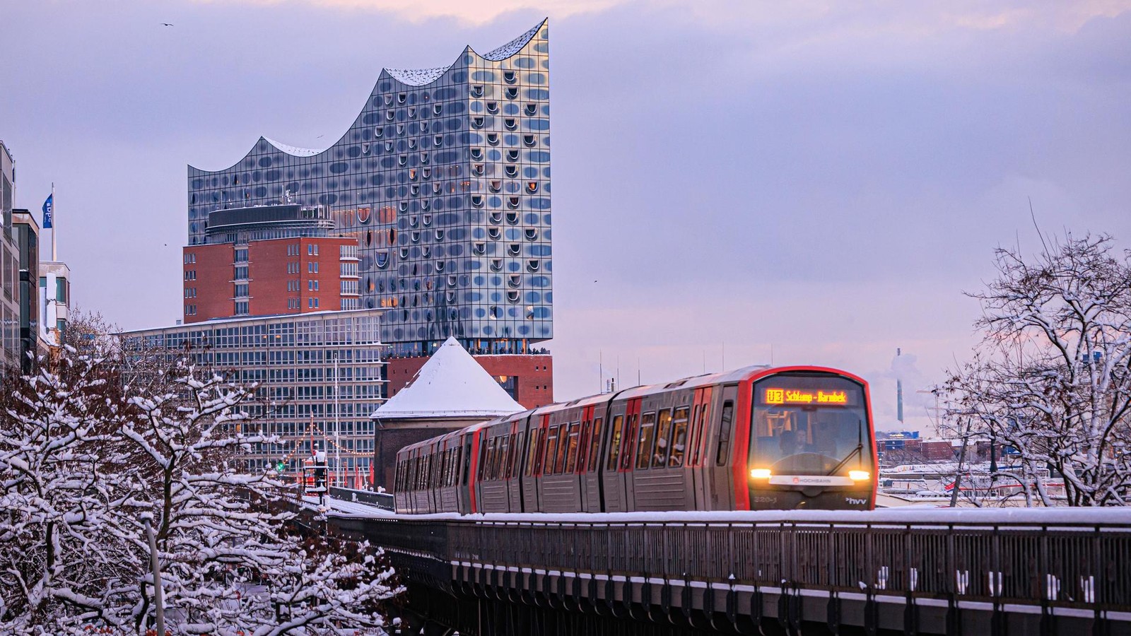 Stadtreinigung-warnt-vor-Gl-tte-Ausf-lle-und-St-rungen-bei-der-Bahn