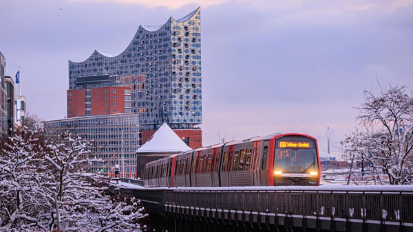 Stadtreinigung warnt vor Glätte – Ausfälle und Störungen bei der Bahn