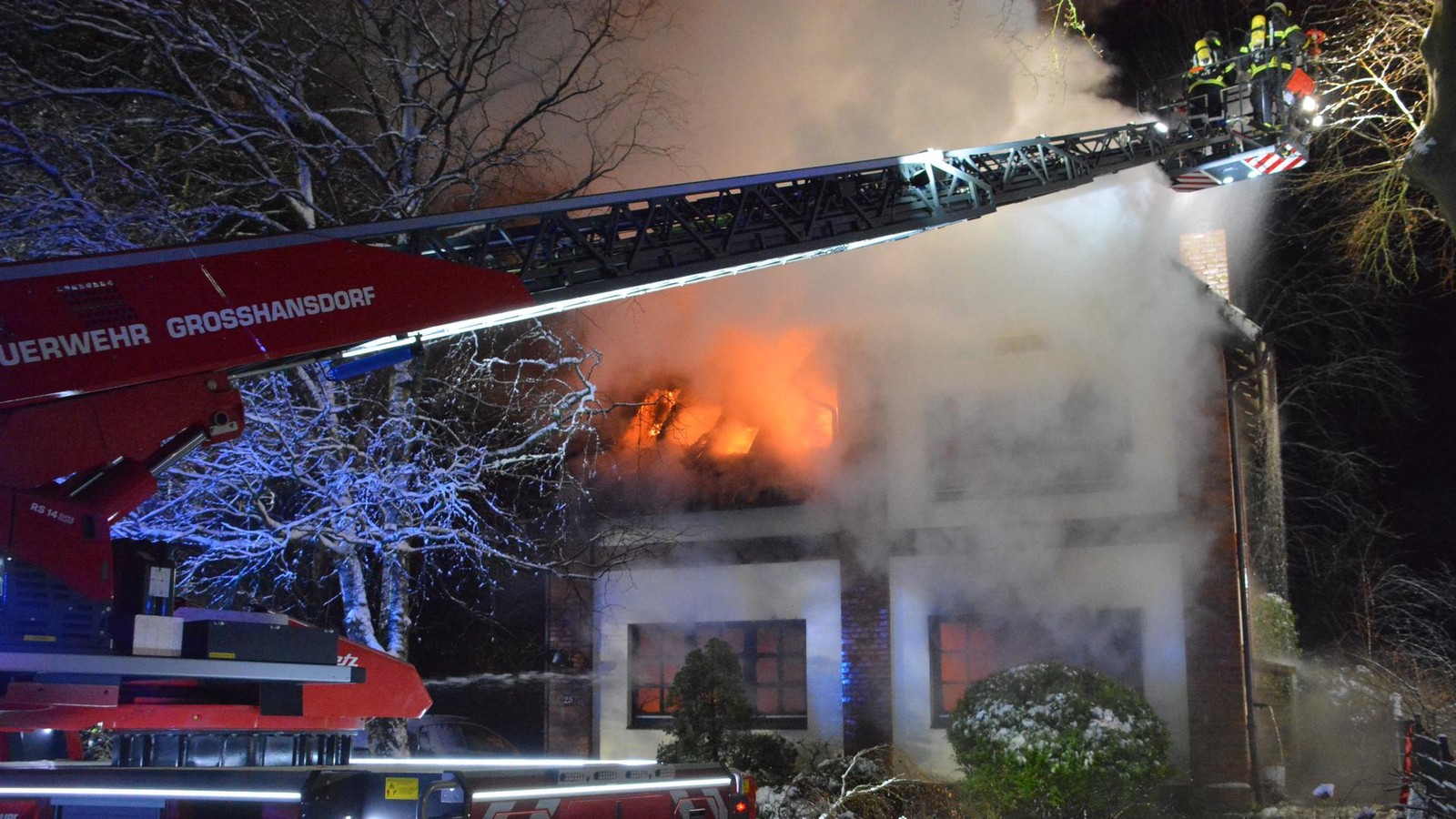 T-dlicher-Brand-neben-B-ttenwarder-Gasthof-Mann-stirbt-bei-Feuer-in-Gr-nwohld