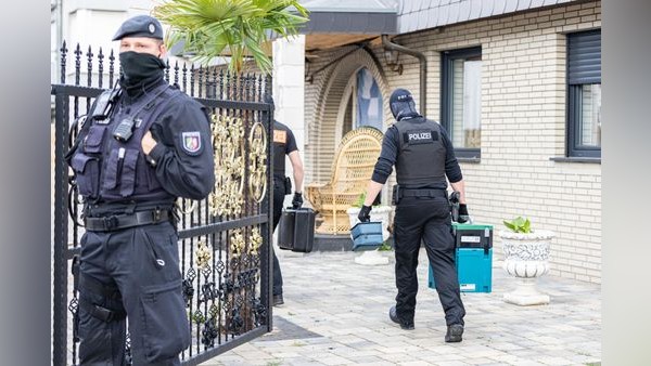 Wie Mitglieder krimineller Clans ihre Männlichkeit unter Beweis stellen