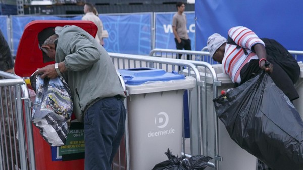 Pfandgeld einbehalten: Fraktionen fordern „sofortiges“ Umdenken