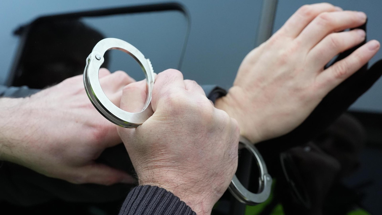 Kind-schwer-verletzt-in-Bierbergen-zur-ckgelassen-Polizei-nimmt-30-J-hrigen-fest