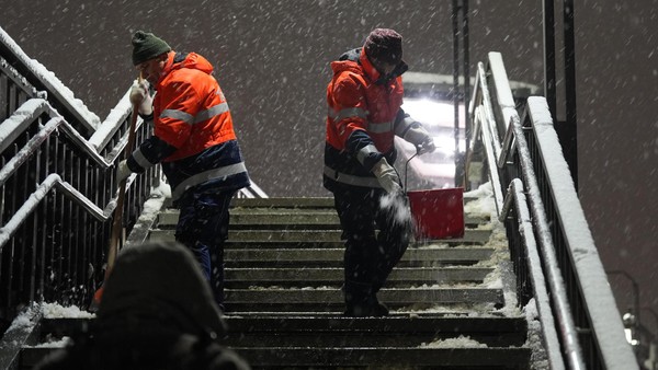 Verkehrsbehörde hebt Tausalz-Verbot für Hamburg vorläufig auf