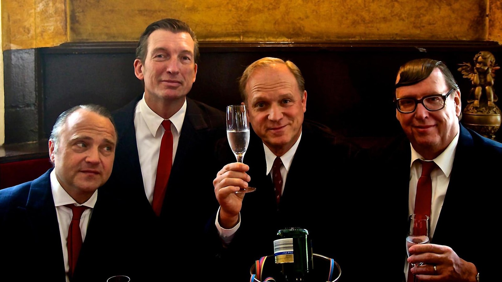 Ulrich-Tukur-In-wahnsinnigen-Zeiten-ist-es-wichtig-Menschen-zu-verzaubern-