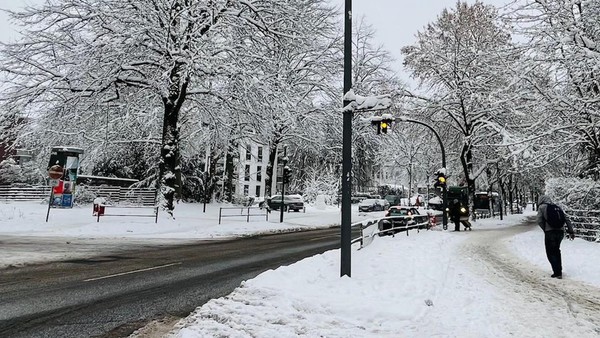 Holprige Radwege, kaputte Gehwege: Friedensallee wird umgebaut