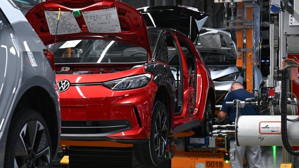 Neuzulassungen: Marke VW zeigte ihren Konkurrenten die Rücklichter