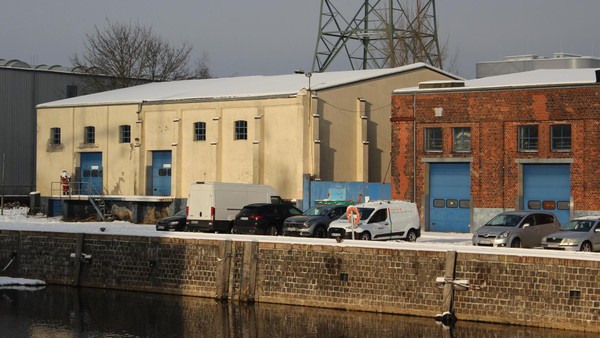 Nach großen Rettungsplänen: Historischer Hafenschuppen verfällt