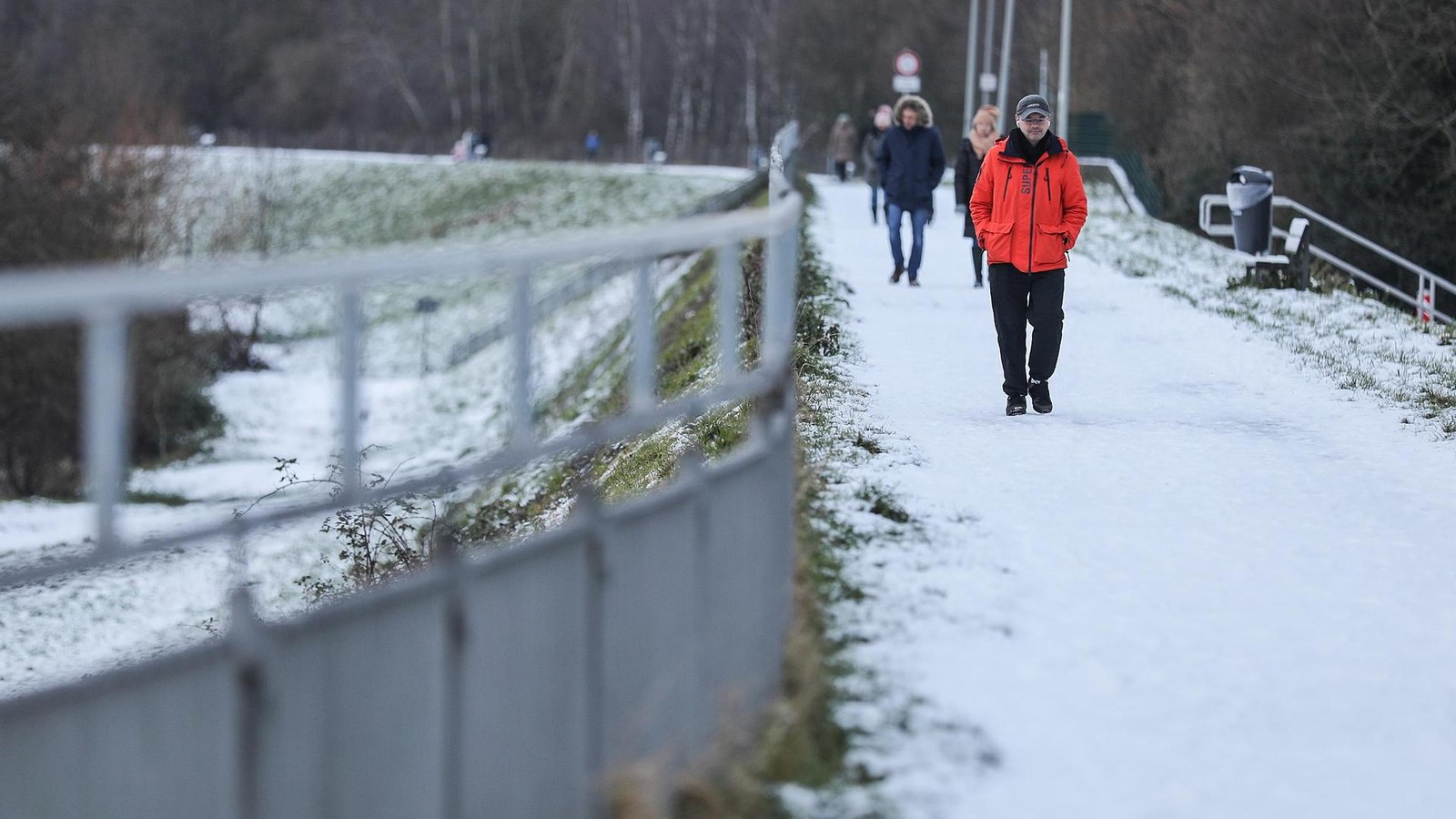 Schnee-und-Eis-r-umen-Oberhausen-erinnert-Hauseigent-mer-an-ihre-Pflichten-