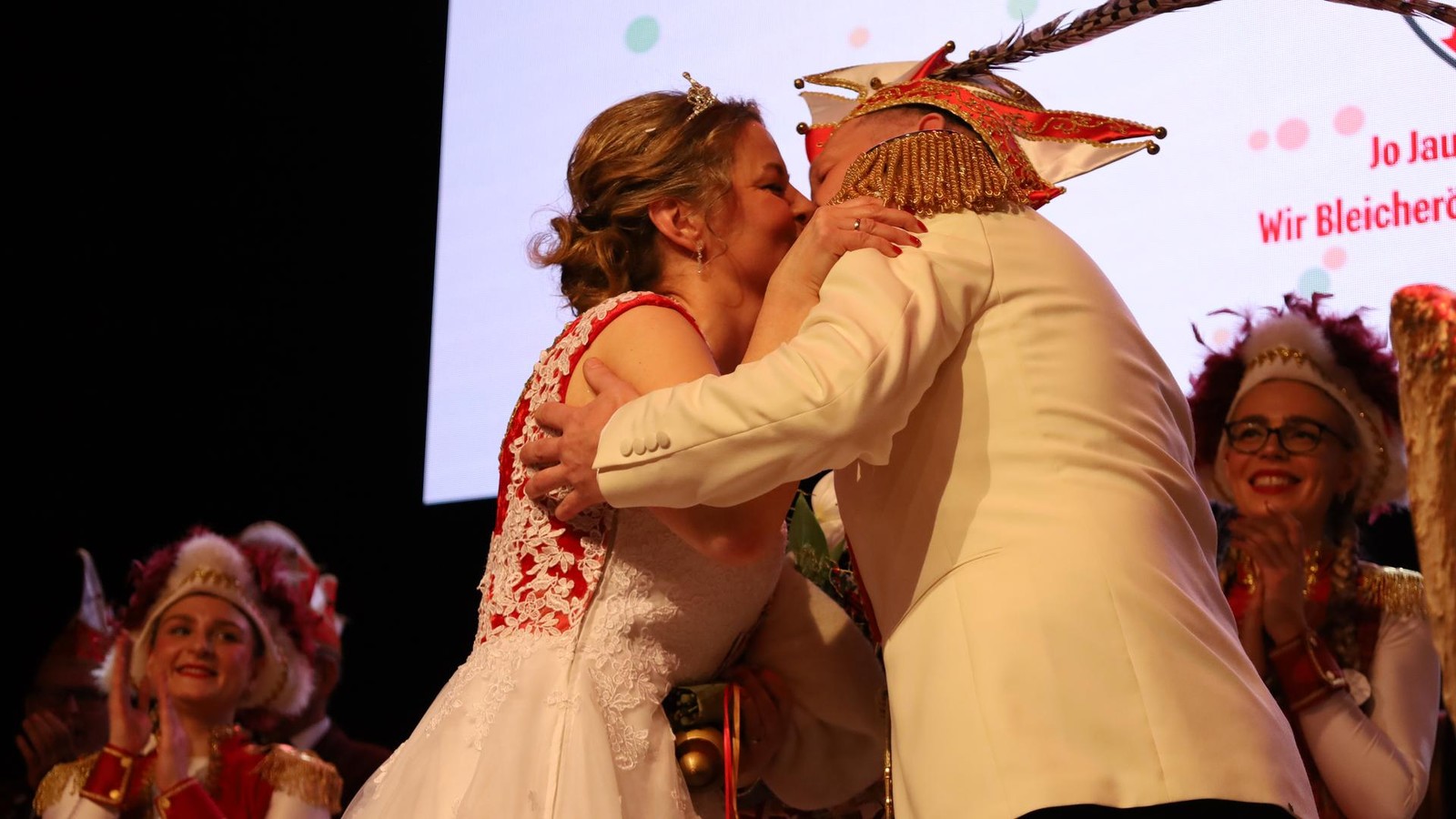 Die-Narren-im-Kreis-Nordhausen-sind-los-Verein-l-ftet-das-gr-te-Geheimnis-der-Session