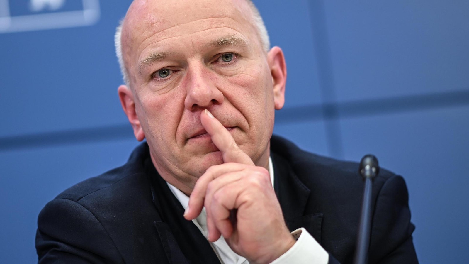 -Populistische-Reflexe-wie-man-sie-aus-der-politischen-Kultur-der-USA-kennt-