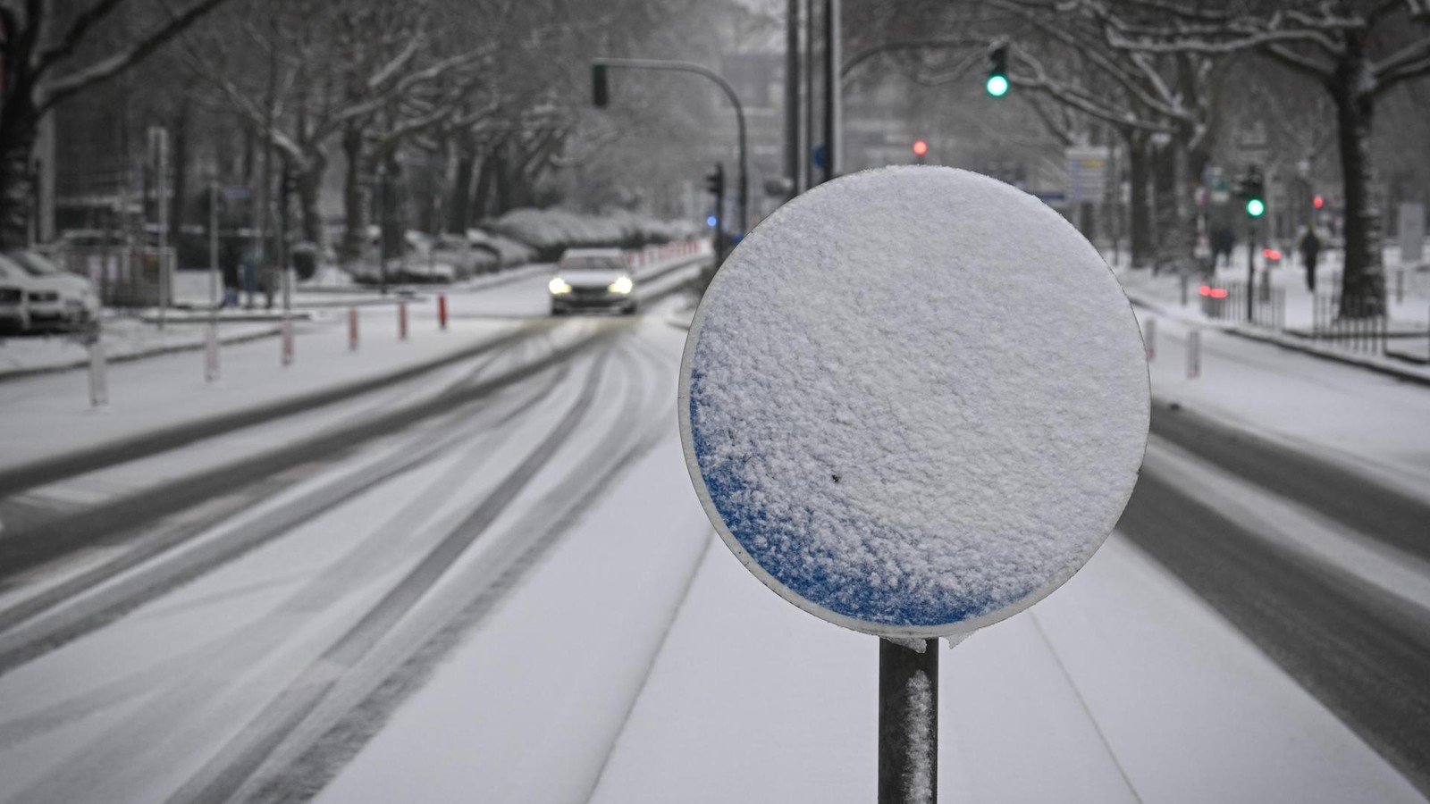 Unf-lle-mit-Blechsch-den-Streugut-in-Essener-Baum-rkten-teils-ausverkauft