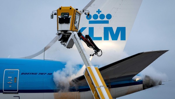 Flughafen Hamburg: KLM kämpft mit massiven Problemen und streicht weitere Flüge