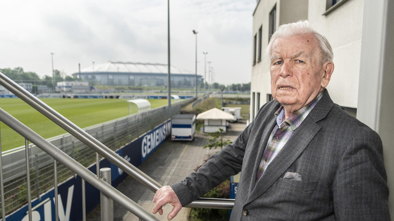 Der-Mann-der-Schalke-die-Ruhe-brachte-Gerd-Rehberg-wird-90