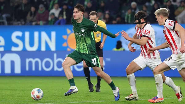 Drei Spieler und der Platz neben Arnold: Wer macht das Rennen beim VfL Wolfsburg?