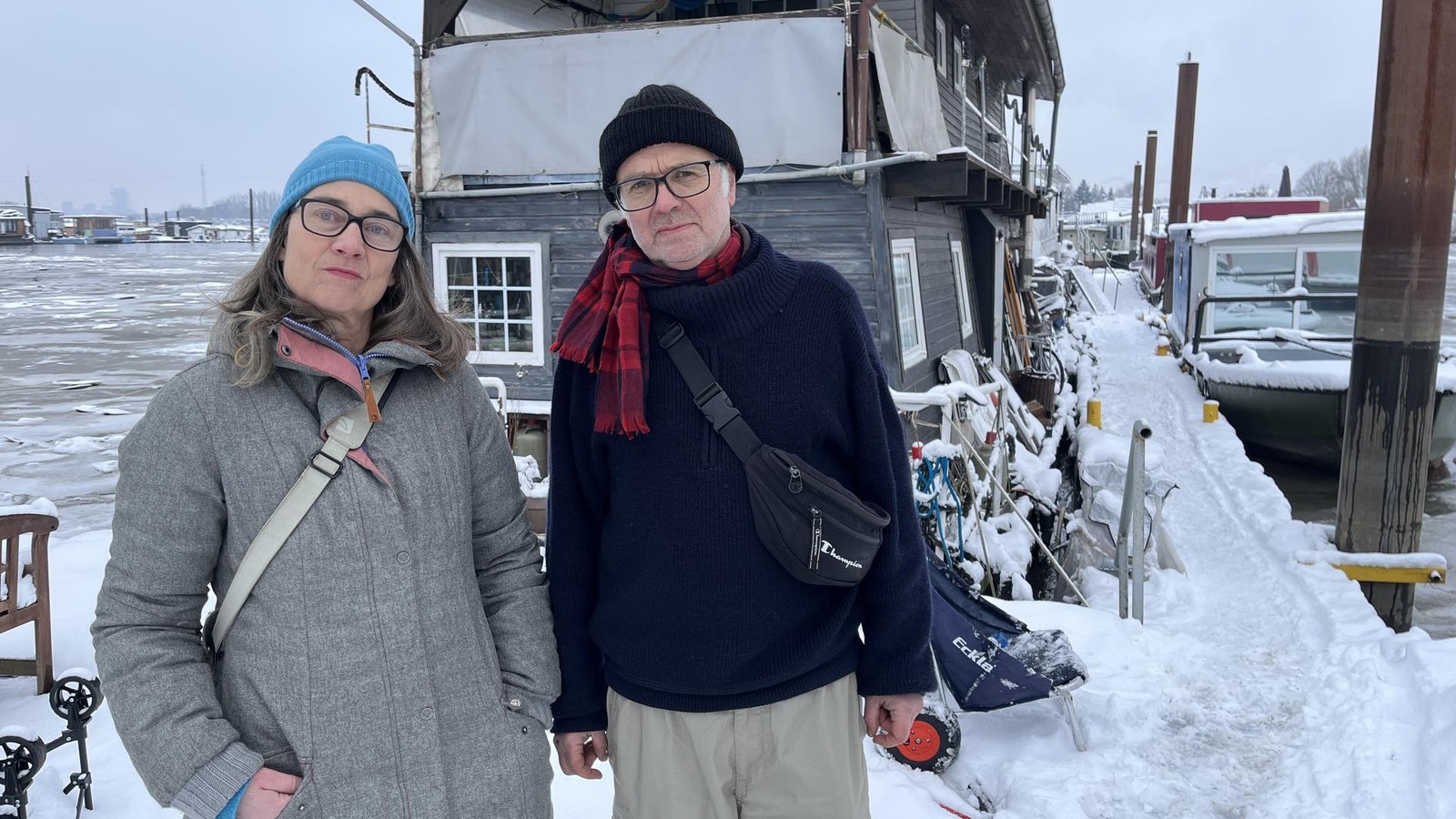 -rger-im-Hausboot-Hafen-Eigner-f-rchten-um-Liegepl-tze-und-Boote