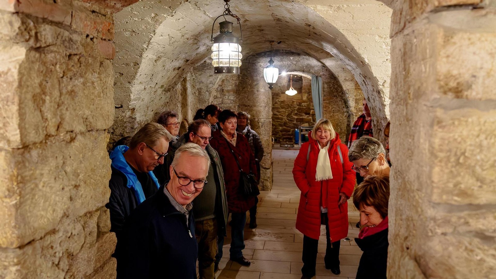 Saale-Orla-Kreis-20-Bilder-von-einer-F-hrung-durch-ein-Schmuckst-ck-der-Region