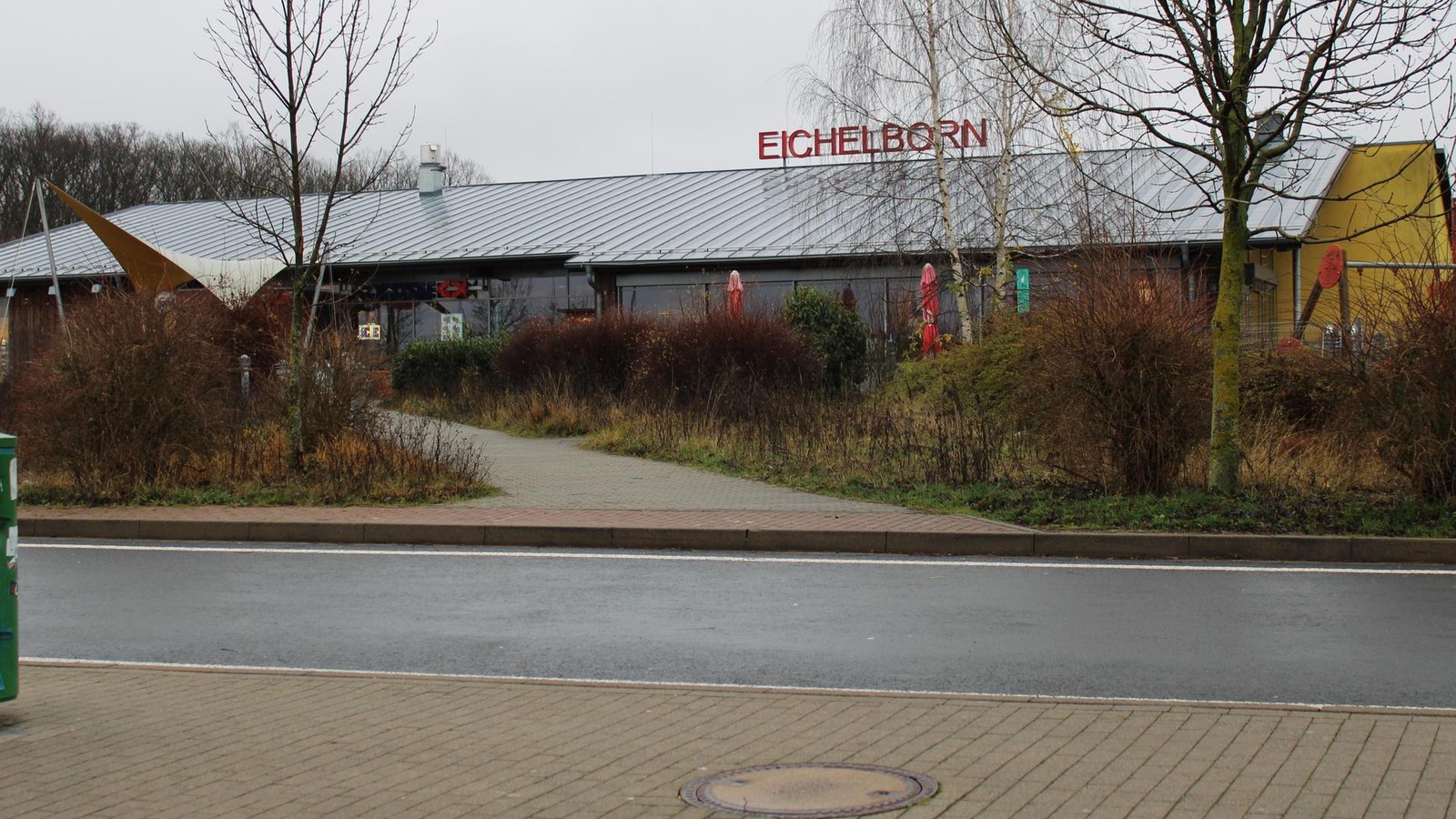 Lkw-geht-auf-der-A4-bei-Erfurt-in-Flammen-auf