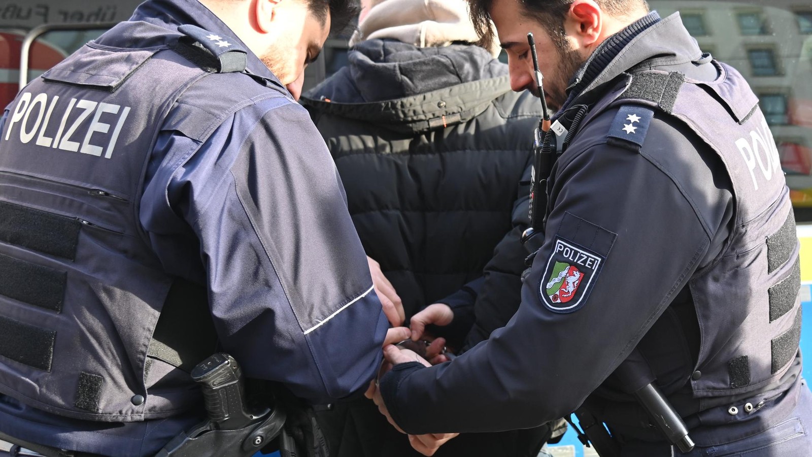 Polizei-Essen-M-lheim-r-stet-auf-Neue-Einheit-soll-das-Sicherheitsgef-hl-st-rken