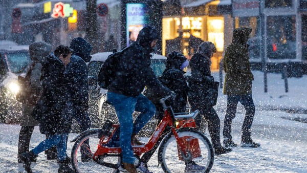 Schule fällt in Hamburg am Freitag aus – S-Bahn und ADAC raten von allen Fahrten ab