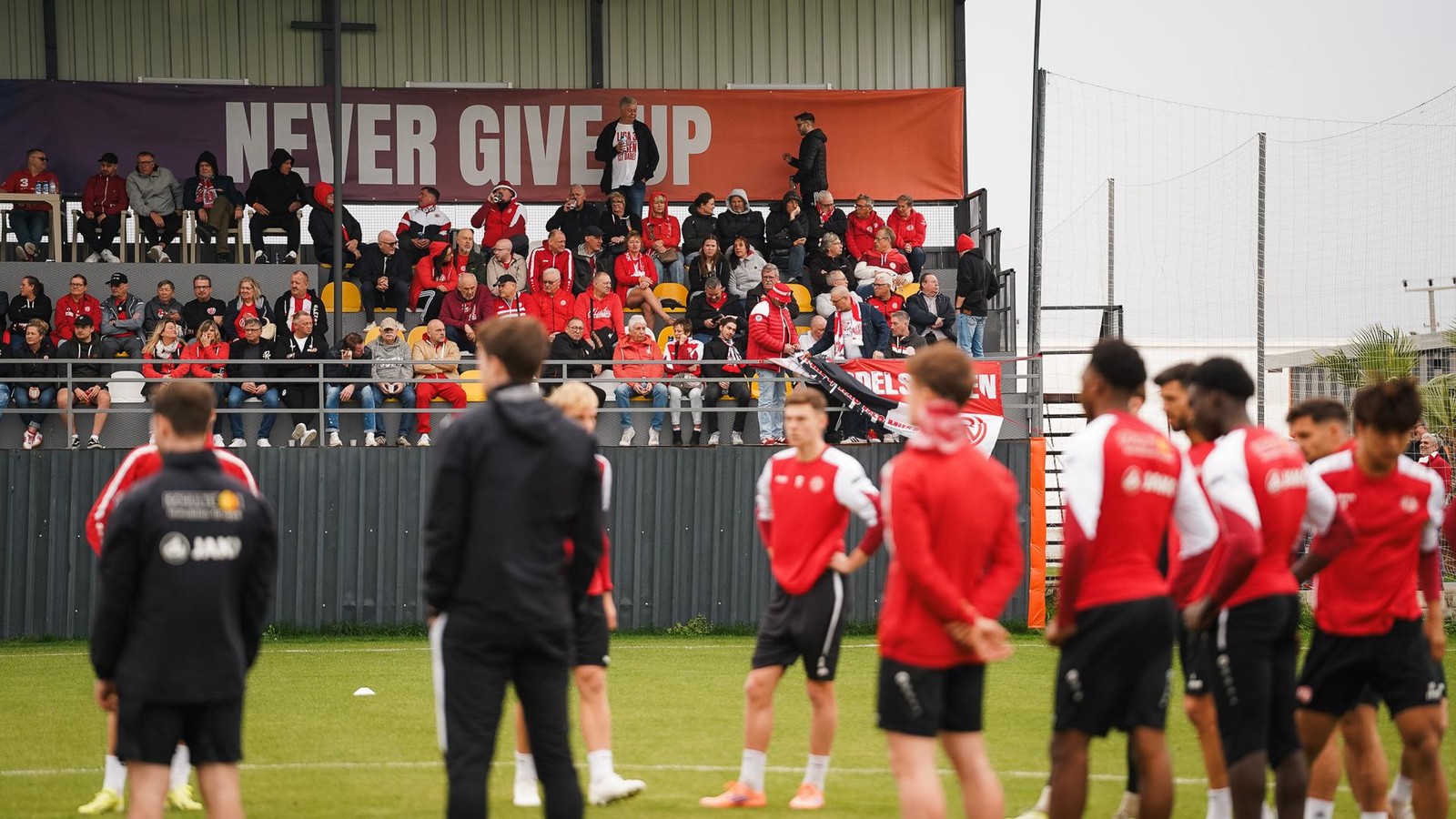 RWE-Held-Tom-Moustier-k-nnte-gehen-So-reagieren-die-Essener-Fans