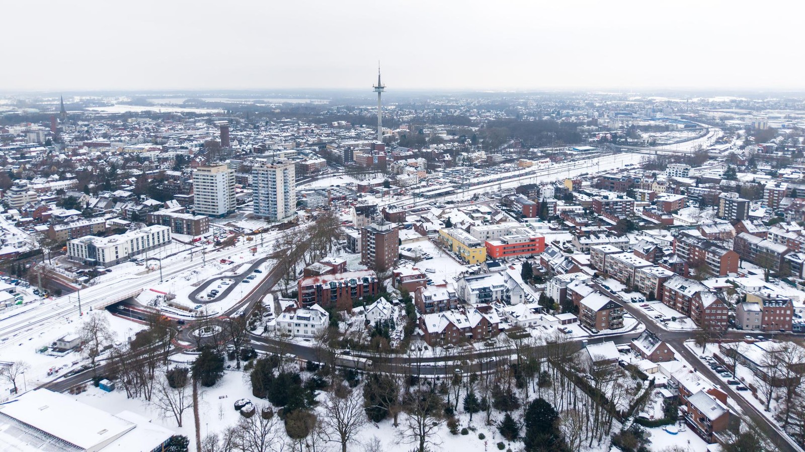 Winter-in-Wesel-Abschleppdienste-und-Notaufnahmen-im-Dauereinsatz
