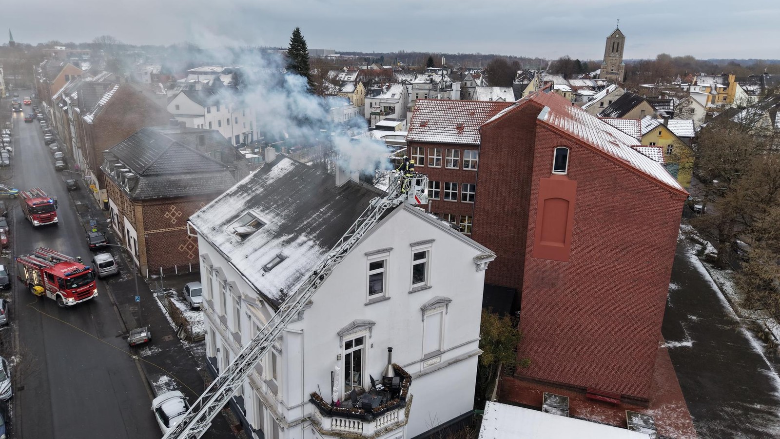 Kaminbrand-in-Bochum-Darum-setzte-die-Feuerwehr-eine-Drohne-ein