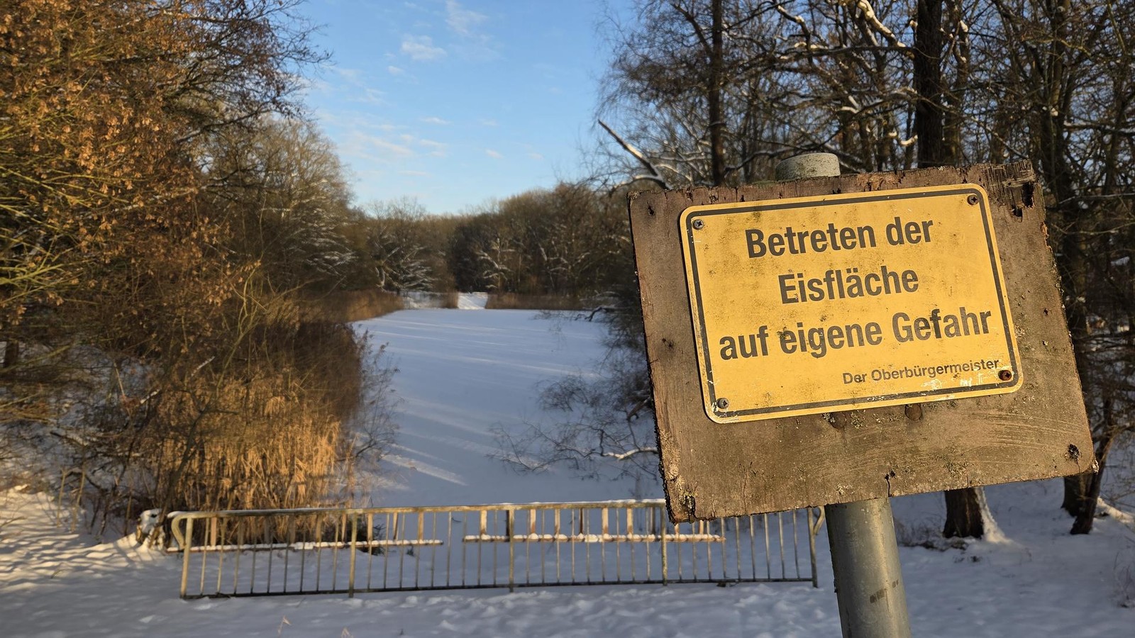 Mann-nach-Eisbaden-vermisst-Feuerwehr-in-Wismar-findet-Leiche