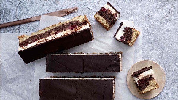 Schokoladige „Bohnauwelle“ mit Frischkäsecreme